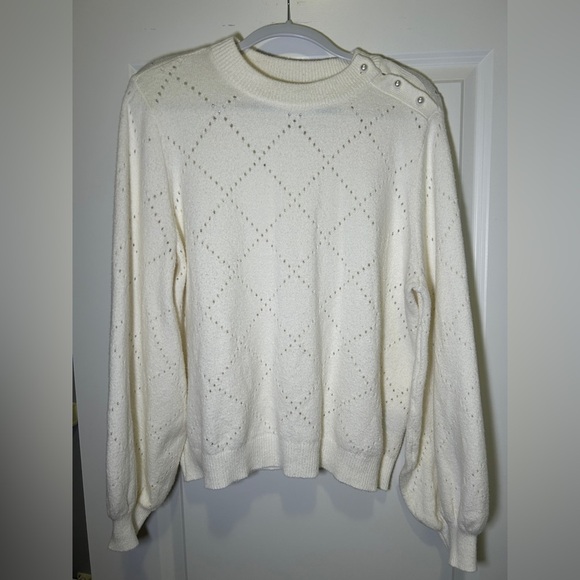 Women’s Who What Wear bell sleeve sweater with pearl detail - size XL - Picture 1 of 4